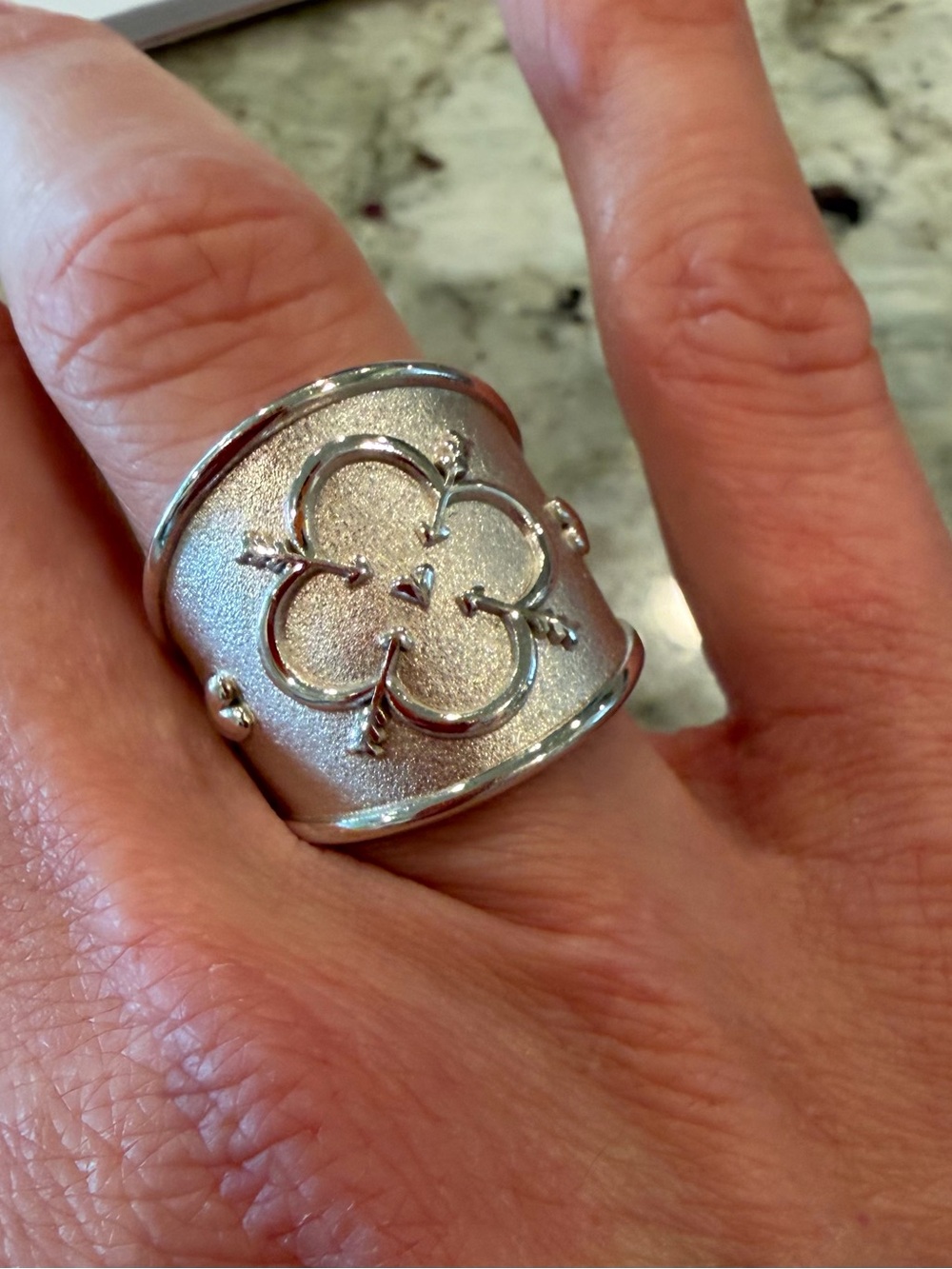 JANE WIN -LOVE Cigar Band Ring in Silver
